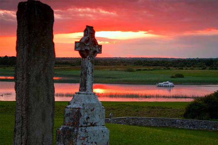 Hausbootferien in Irland – unterwegs im Rhythmus der grünen Insel